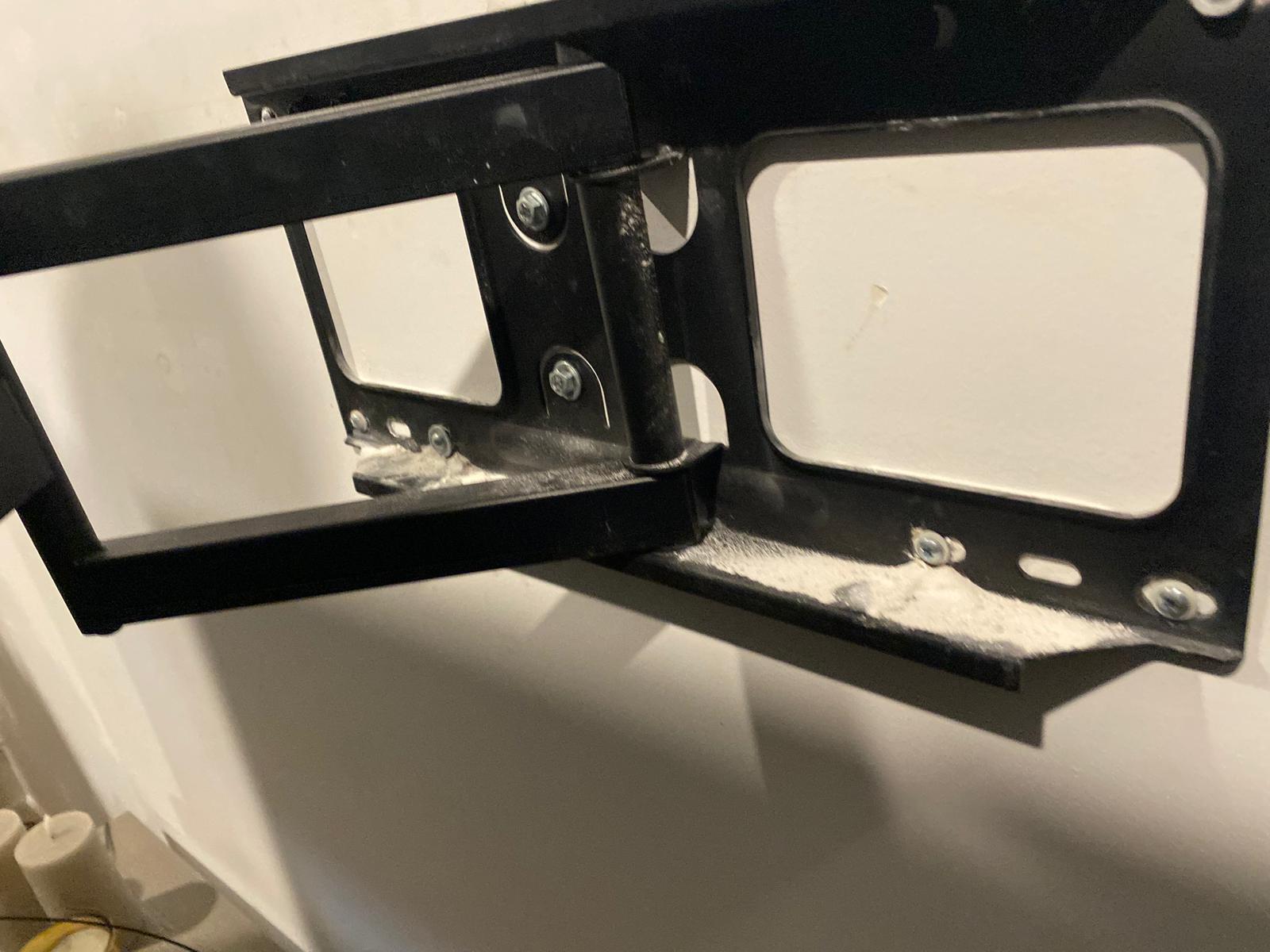 Heavy duty TV mounting bracket close-up